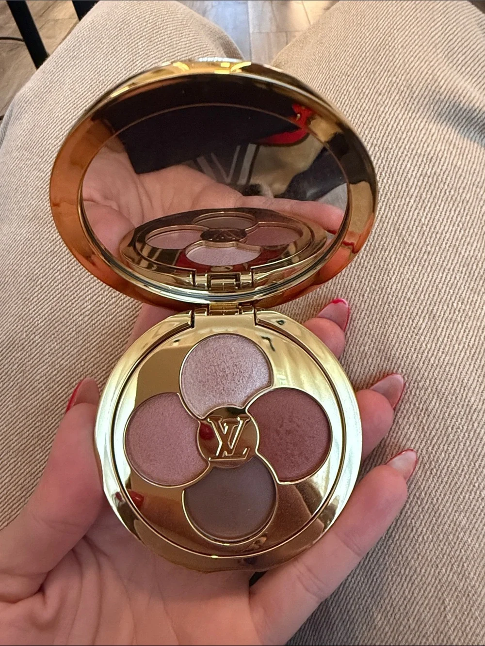 Louis Vuitton Rose & Mauve Eyeshadow Quad in Gold Compact